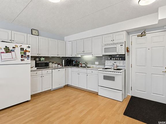 4th image of UNIT 301-2501 1st AVENUE W