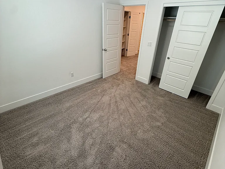 2762 E Tamarind Dr — Photo 17
