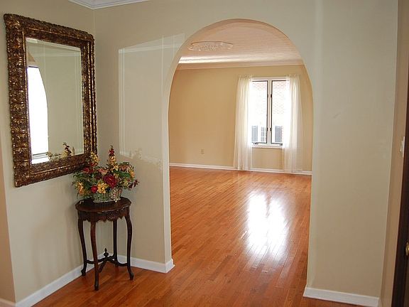 Foyer-Living Room