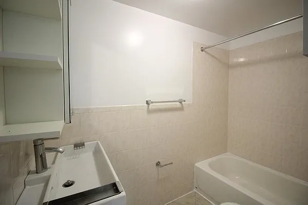 Rented by Bold New York | media 19