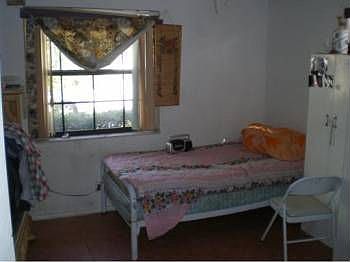 3rd image of 805 S C St