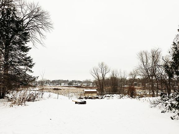 2nd image of 507 S Oak Dr