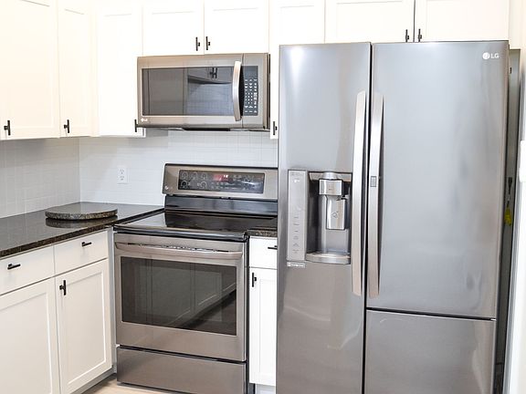 4th image of 4700 SW Archer Rd APT 103