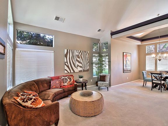 4th image of 133 Keller Cir