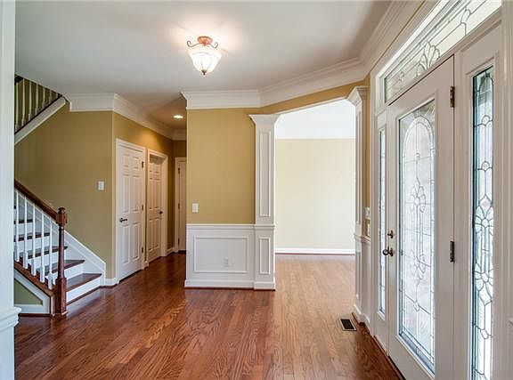 3rd image of 23 Timberline Dr