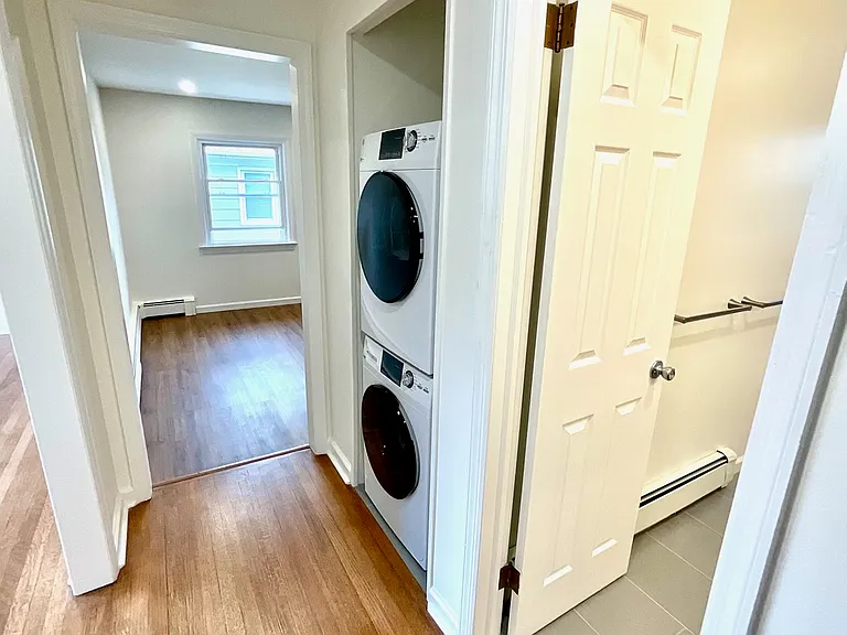 340 New York Ave #2 — Photo 3