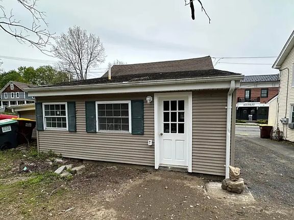 4th image of 18 Forester Ave