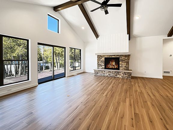 4th image of 10629 Cove Ln #11