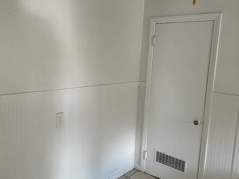 2911 Euclid Ave #4 — Photo 11