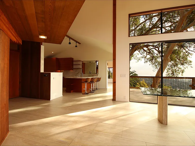 733 Las Alturas Rd — Photo 16