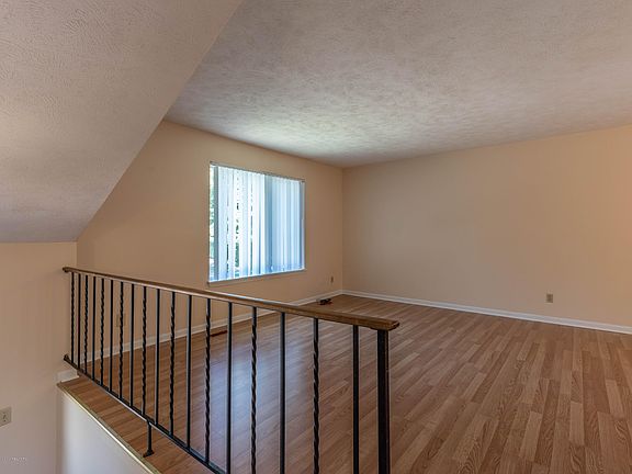3rd image of 1017 Tindalaya Dr