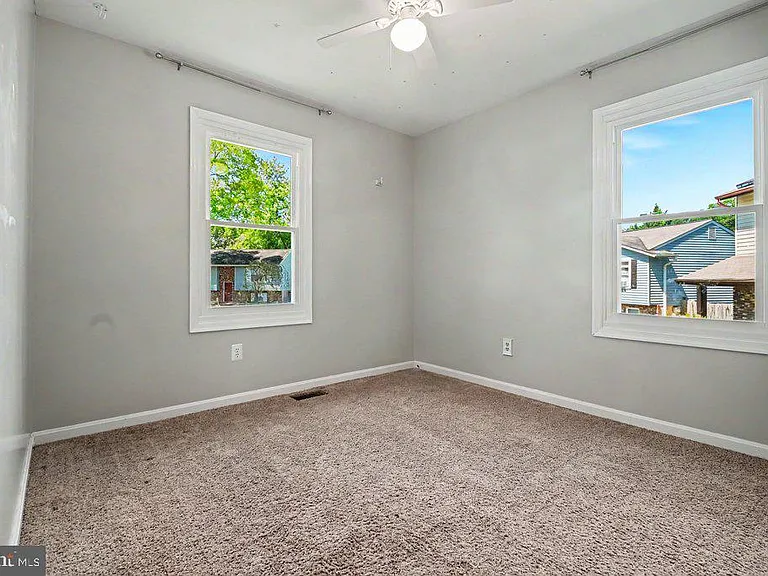 7804 Stafford Hill Ct — Photo 12