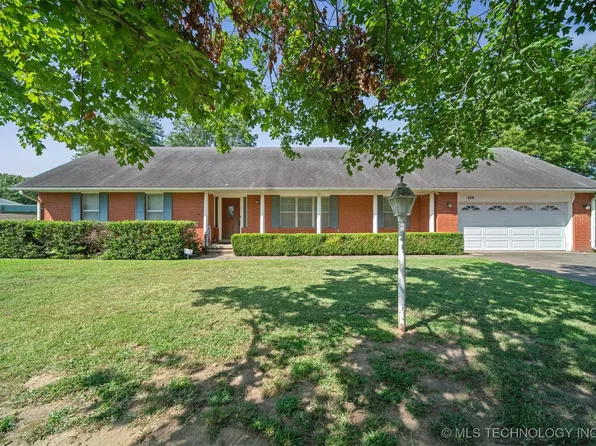 225 N Choctaw Ct, Claremore, OK 74017