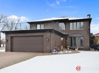 3960 W Arthur Ave, Lincolnwood, IL 60712
