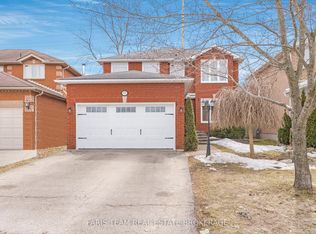 31 Etherington Cres, Barrie, ON L4N 7T2