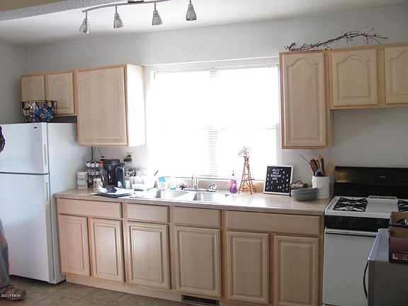 5th image of 1708 Shomaker Dr #E