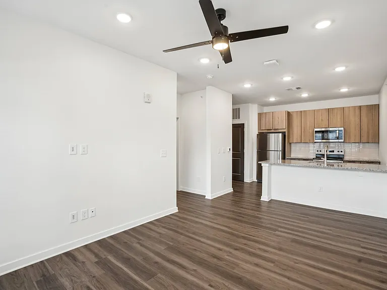The Pullman Luxury Apartments — Photo 100