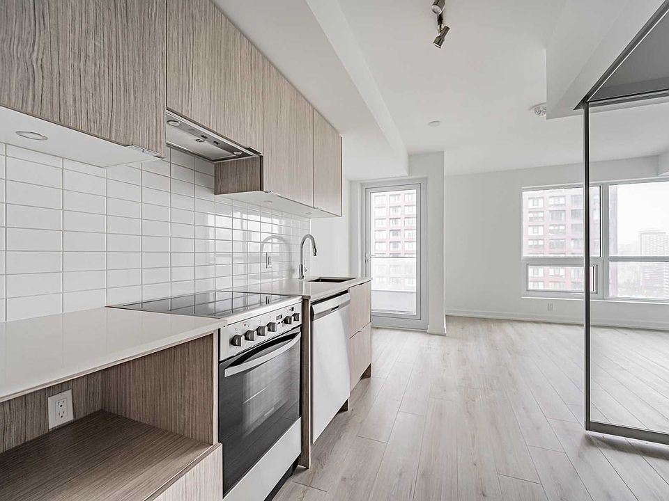 1st image of 395 Bloor St E #2612