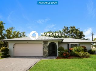 627 SE 19th Ln, Cape Coral, FL 33990