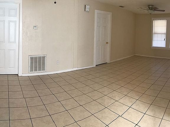 4th image of 730 E Avenue F #W