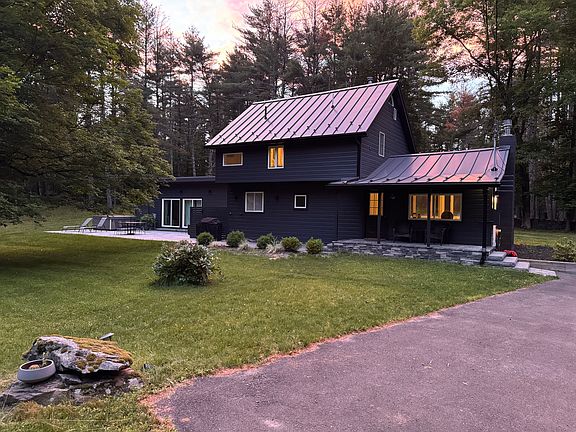 2nd image of 12 Downer Ln