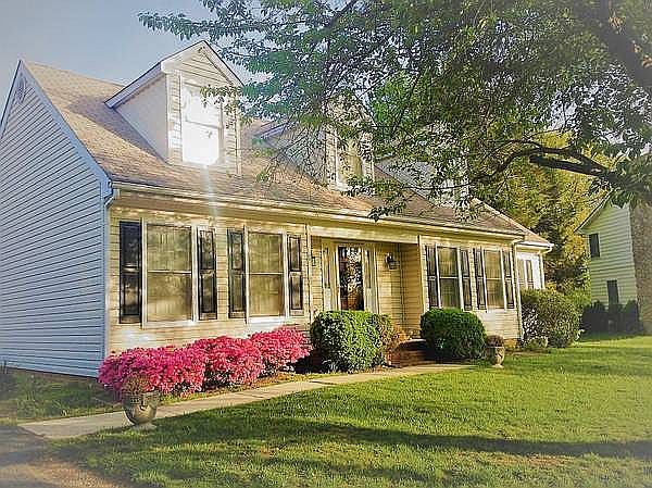 1st image of 9 English Oak Cir
