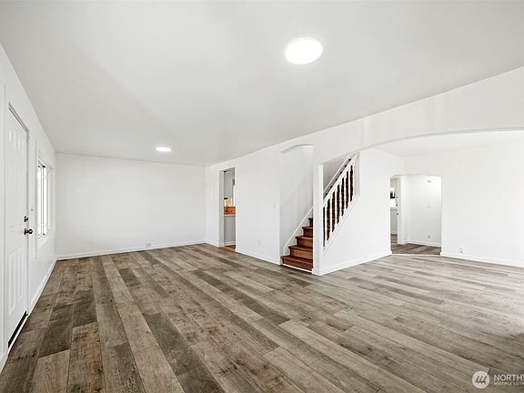 3rd image of 4021 Bell Street
