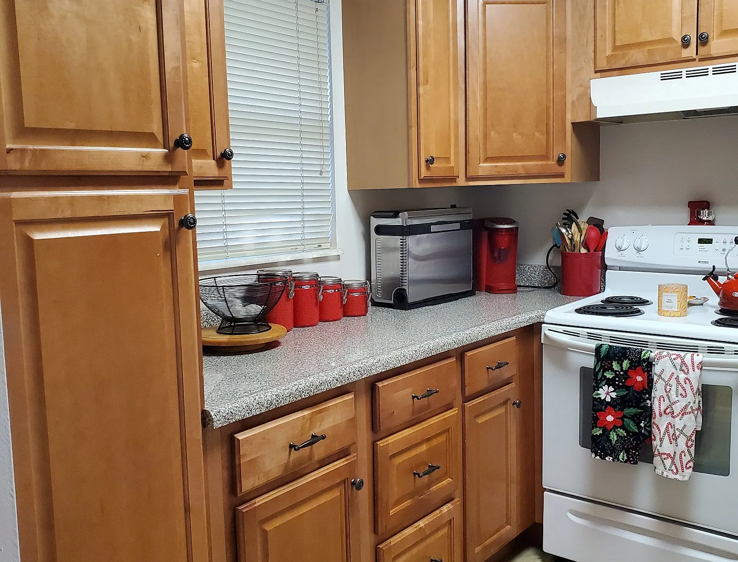 1625 Thrush Ter — Photo 2