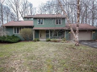 44 Pebble Hill Rd, Fairport, NY 14450