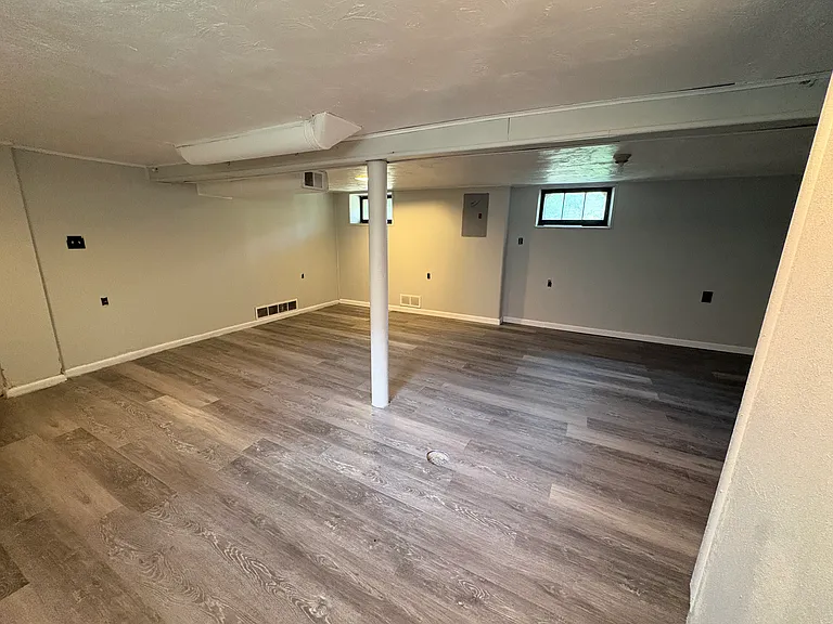 160 Talbot Dr — Photo 16