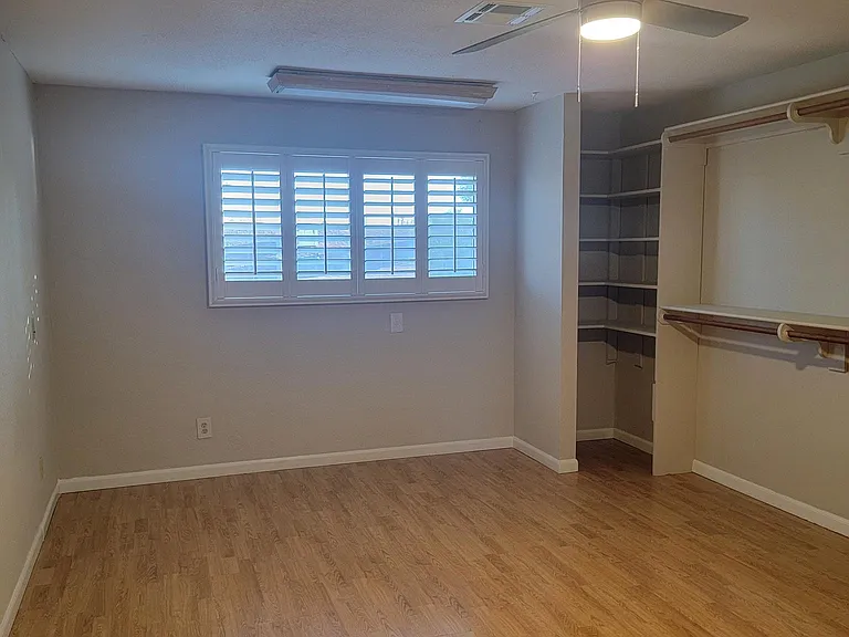 1650 Belcastro St #GUEST HOUSE — Photo 10