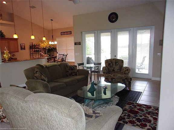 5th image of 577 Sunset Pointe Dr