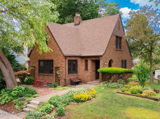 1001 Moores River Dr, Lansing, MI 48910