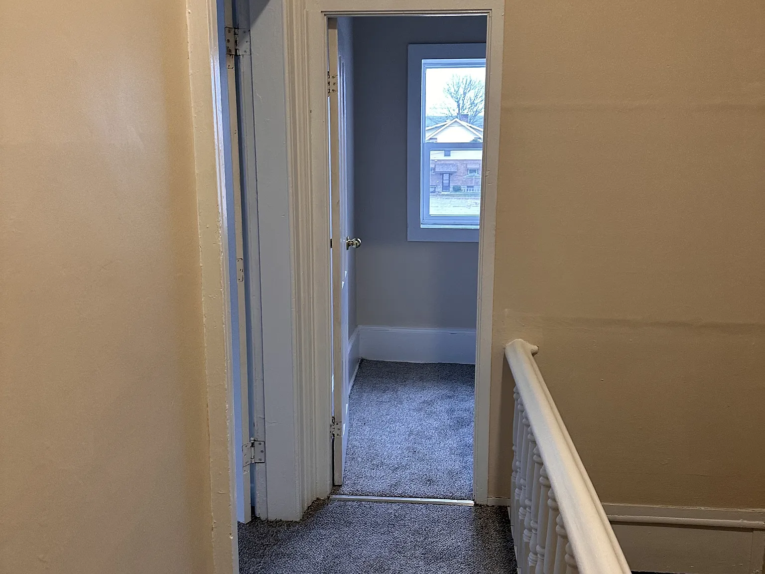 121 South Cherry Street - 1/2 Upstairs — Photo 3