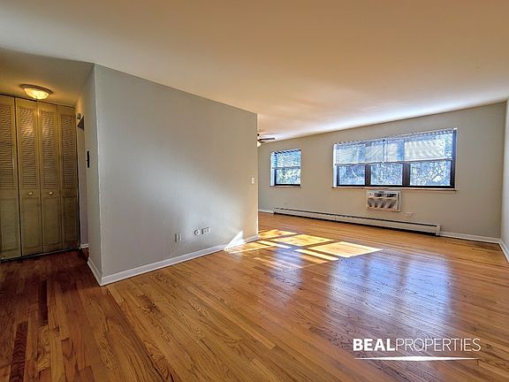 2nd image of 510 W Briar Pl APT 407