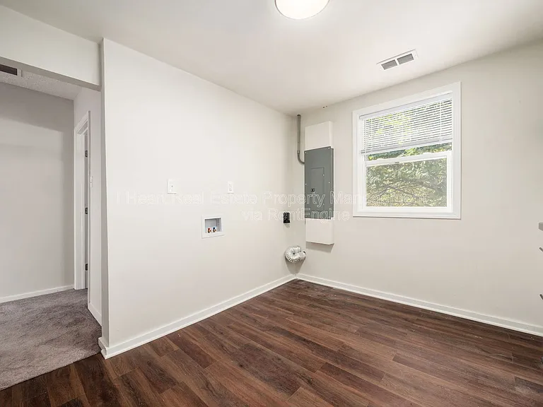 878 1/2 Sullivant Ave — Photo 7