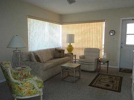 5th image of 633 NE 21st Ave APT 13A