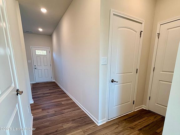 4th image of 16901 Aiken Rd