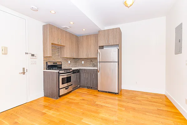 Rented by MySpaceNYC | media 75