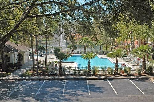 Clubside Pool Area
