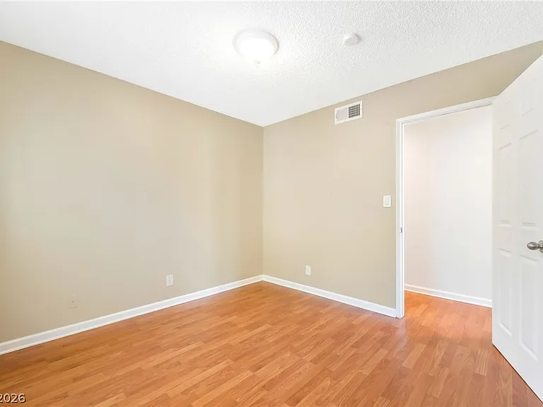 4565 Meridian Dr — Photo 16
