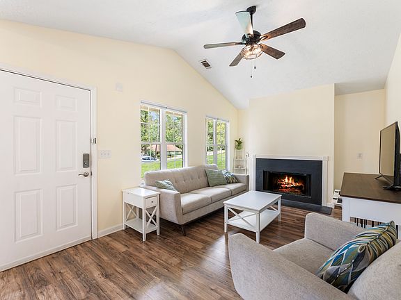 4th image of 2425 Belaire Dr