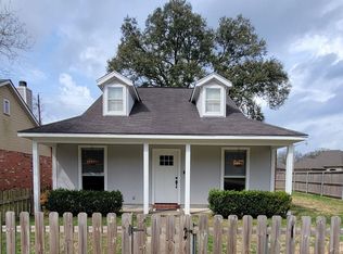 310 Meadow Crossing Dr, Baton Rouge, LA 70820