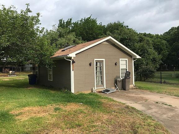 4th image of 605 Dana Dr