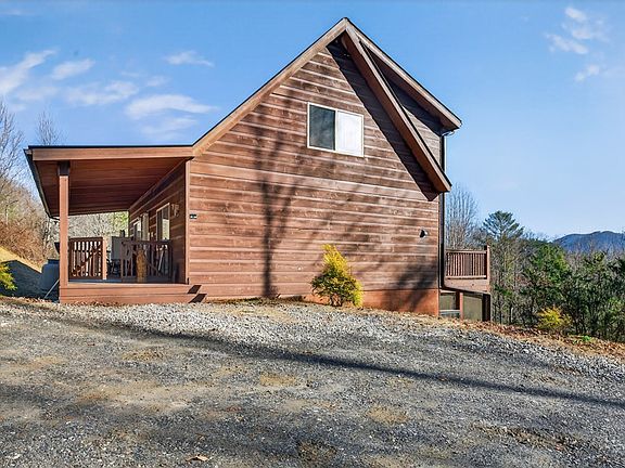 5th image of 223 Red Bud Ln