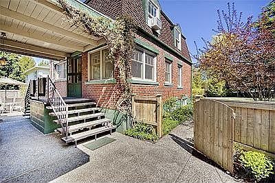 2nd image of 605 18th Ave W