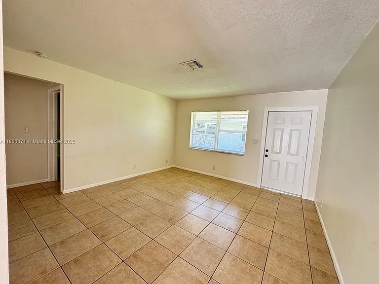 606 SW 5th Ave #606 — Photo 4