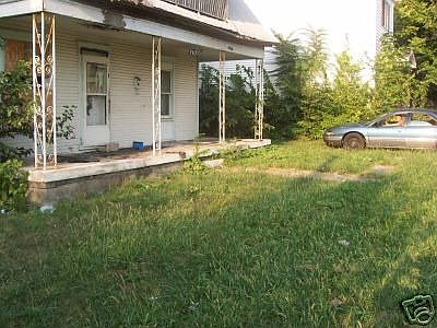 1st image of 1417 W Riverview Ave