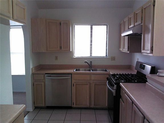 5th image of 621 Merriman Dr