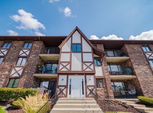 10532 Ridge Cove Dr APT 35A, Chicago Ridge, IL 60415